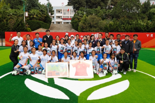 中国女足主题球场落地石林13